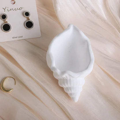 Conch Shell Scented Candle - Home Bedroom Fragrance Deodorizer with Plant Essential Oils - Ornament & Gift